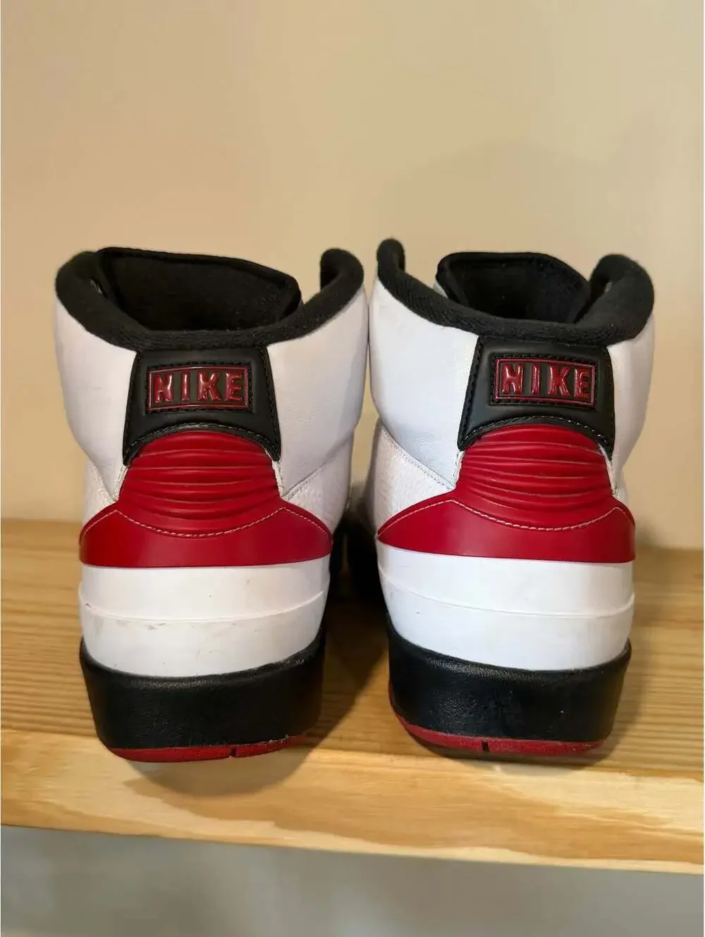 Preowned Air Jordan 2 Retro OG Chicago 2022 DX2454-106 Sz 11